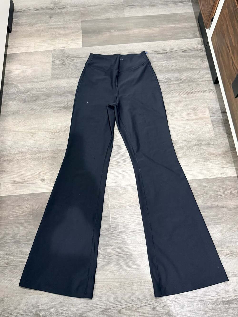 Old Navy Powersoft Extra High-Rise Flare Leggings Size S Black